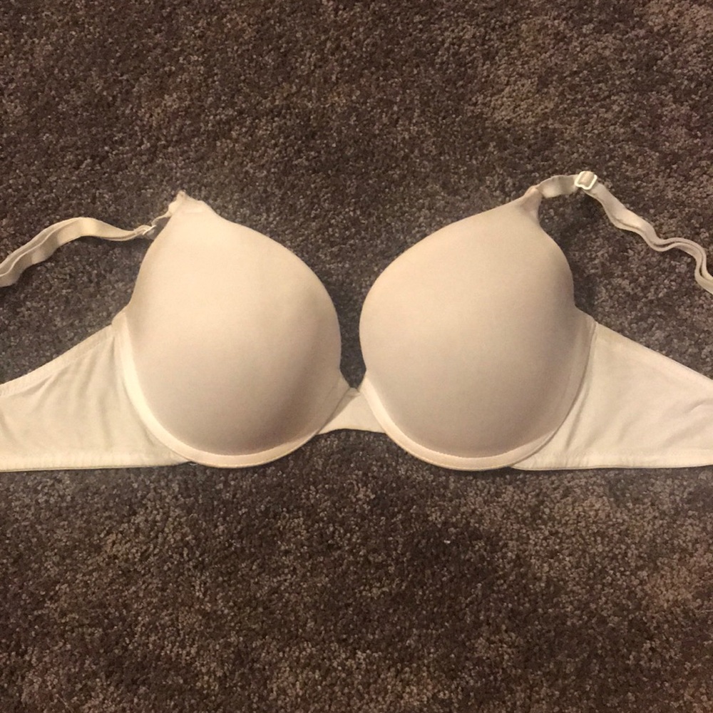 White VS push up Bra